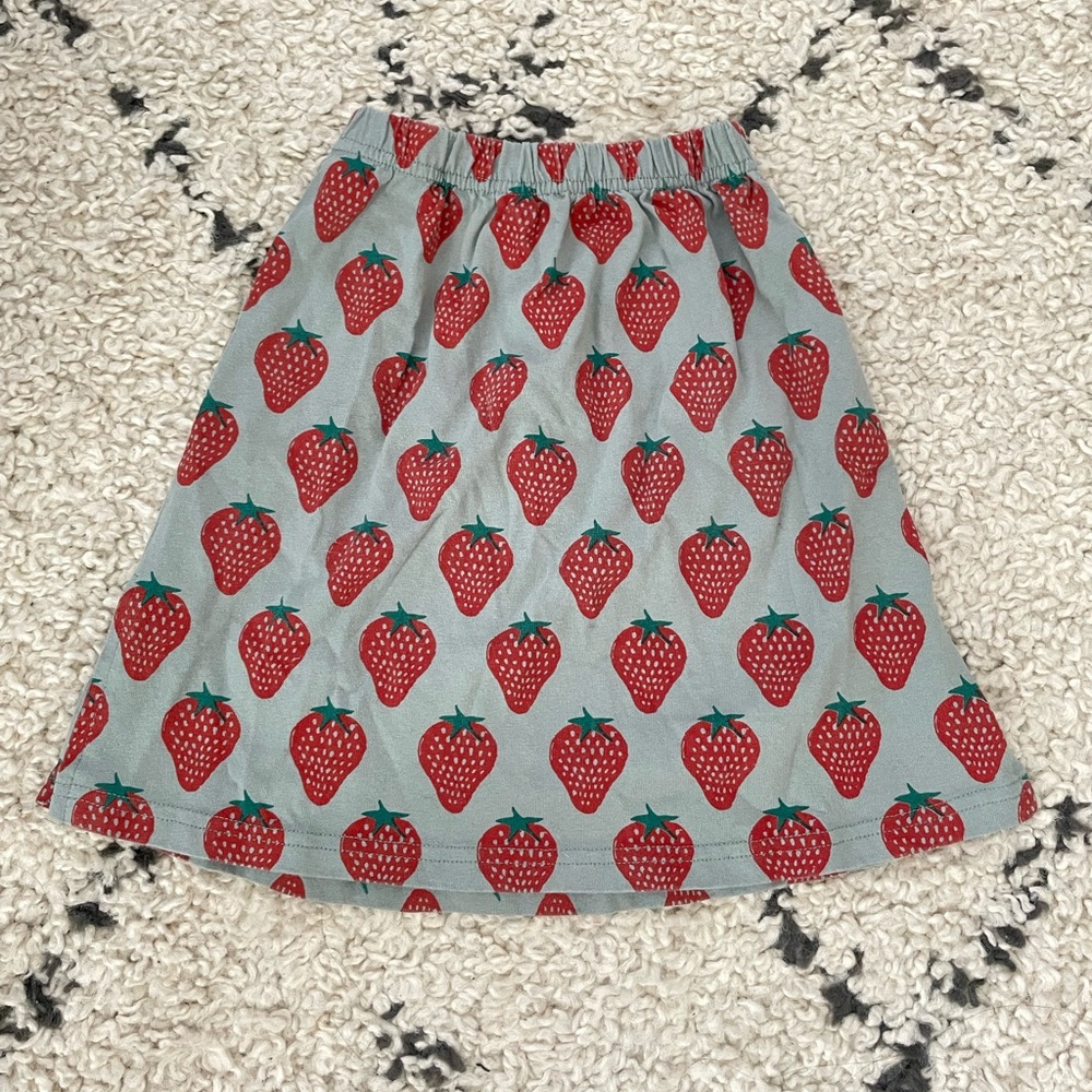 Strawberry Skirt size 6